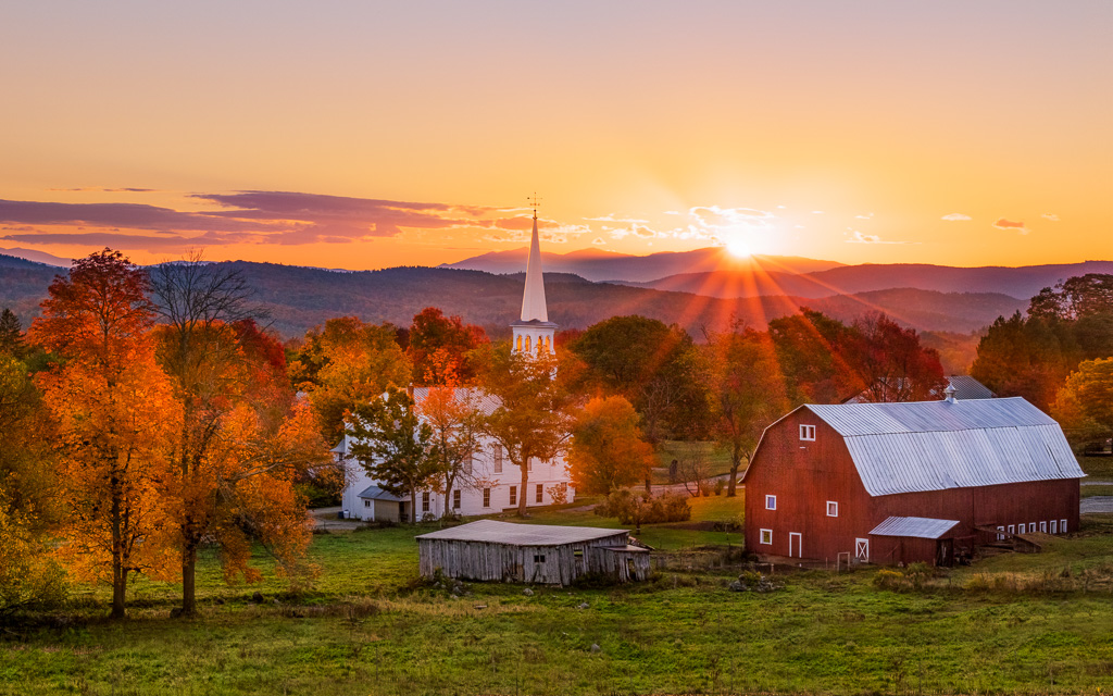 Autumn-sunrise---Peacham,-Vermont.jpg